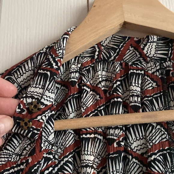 •APIECE APART Elegant Black and Red Patterned Women's Top Cutout - Picture 9 of 16